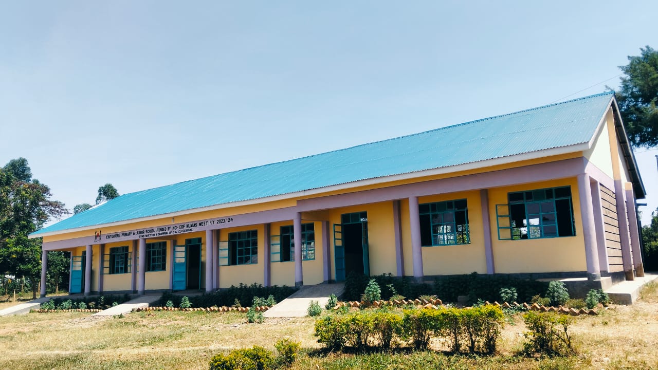 Ebuyenjere Primary School